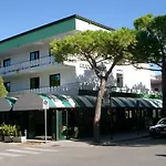 Aldebaran & Restaurant ホテル 3*